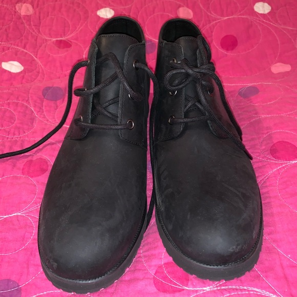 NEVER WORN Men’s UGGS - Picture 2 of 5